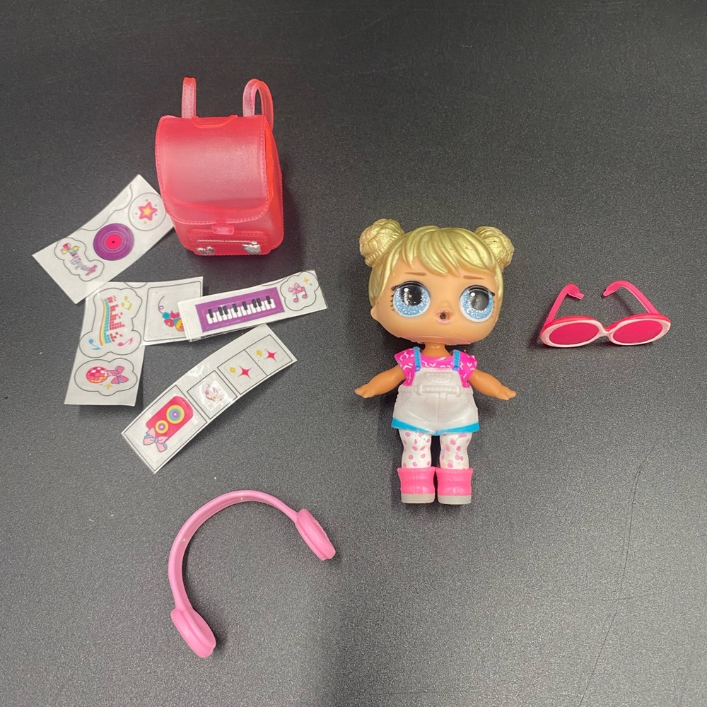 Lol Surprise 2016 Doll with her backpack & accessories